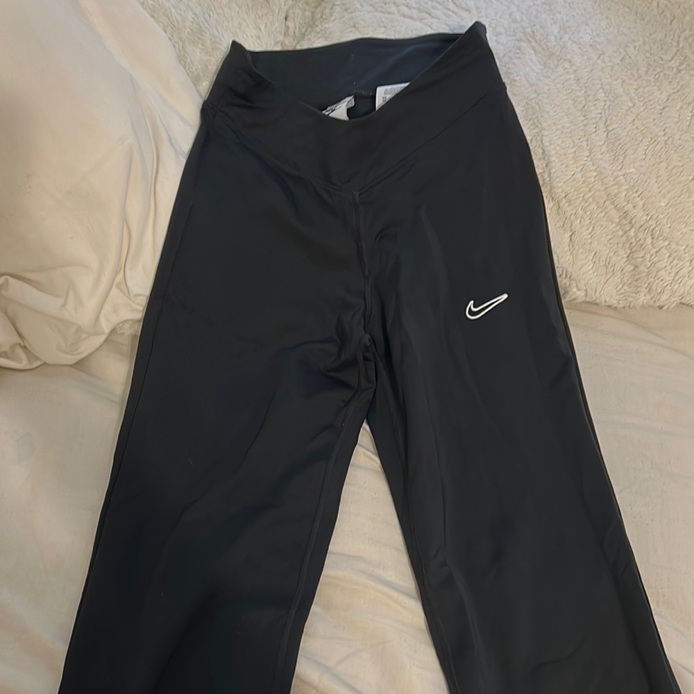 Nike Flared Leggings